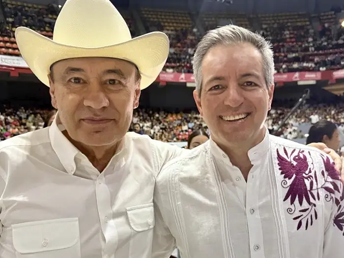 Omar del Valle Colosio en comunidad